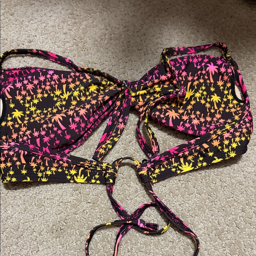 Tropical Bikini - Picture 3 of 5